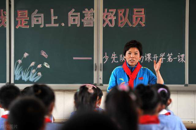 一晚，儿子古怪掉踪，妈妈遍寻不著赶紧报警，儿子却俄然现身「我哪都没往啊!」；那天起，妈妈需要靠著药物医治病症，却发现熟习的儿子垂垂目生，彷若被鬼怪节制代替…